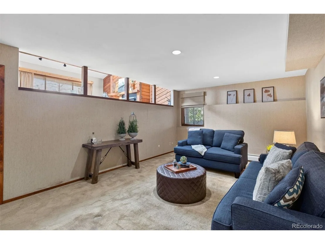 Photo of 1644 Tamarac Dr