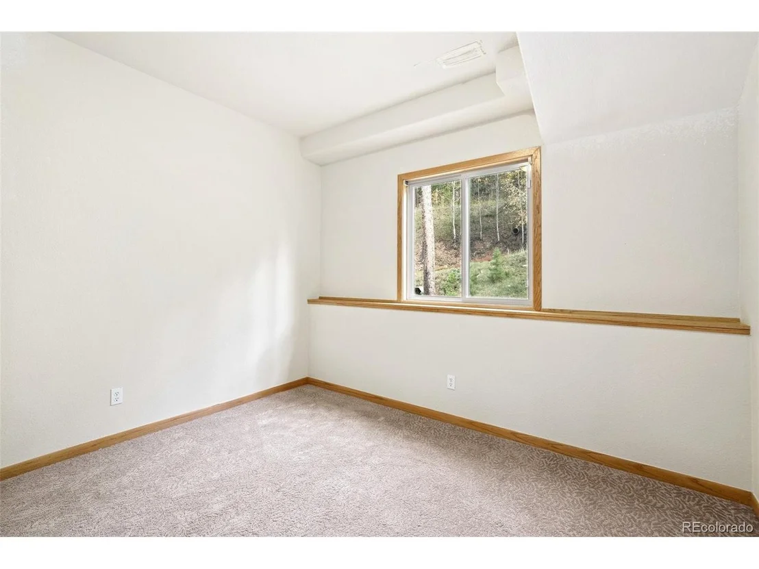 Photo of 7565 Brook Forest Ln