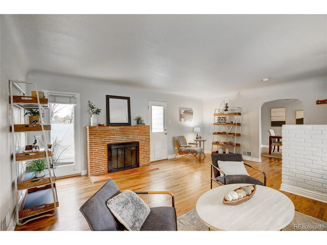 Photo of 7370 Broadview Dr