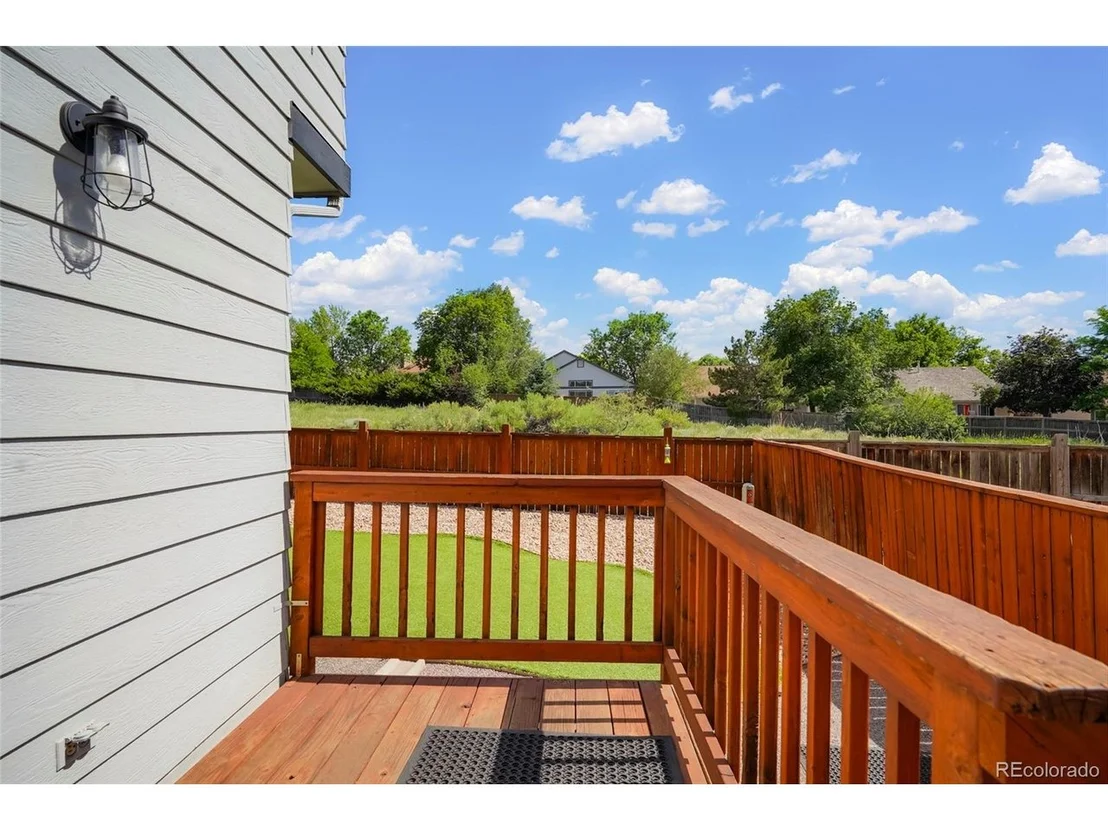 Photo of 6644 Laguna Cir