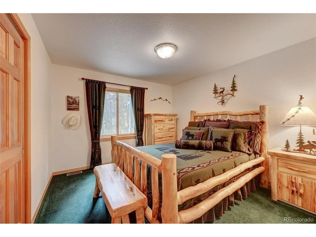 Photo of 631 Lodge Pole Dr