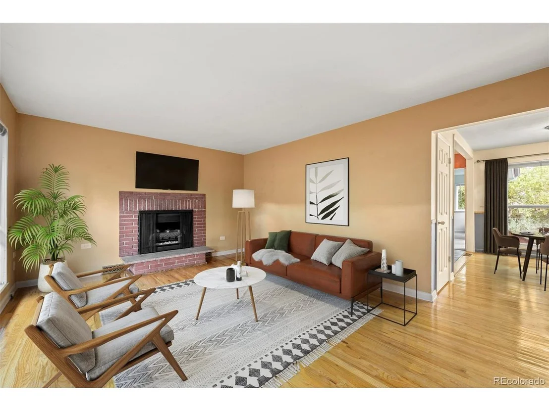 Photo of 80 S Lashley Ln