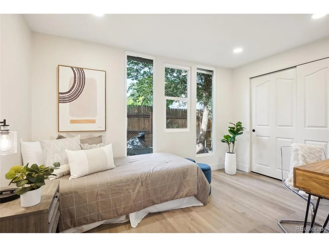 Photo of 2121 W 33rd Ave