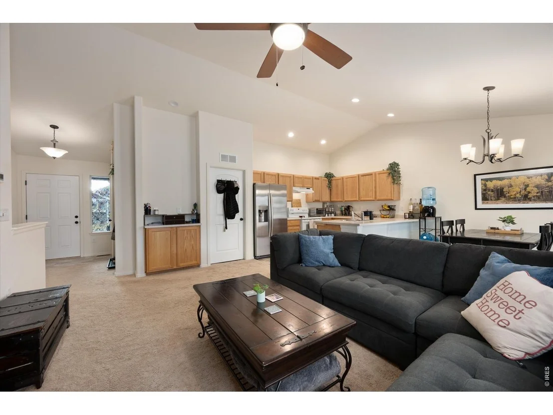 Photo of 970 Greenbrook Dr