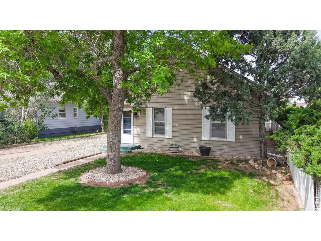 Photo of 521 1st Ave