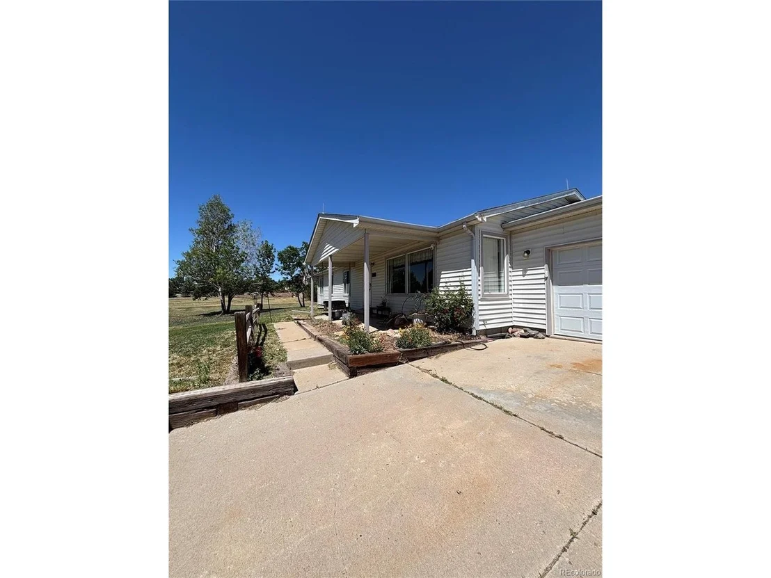 Photo of 2504 Haskell Pl
