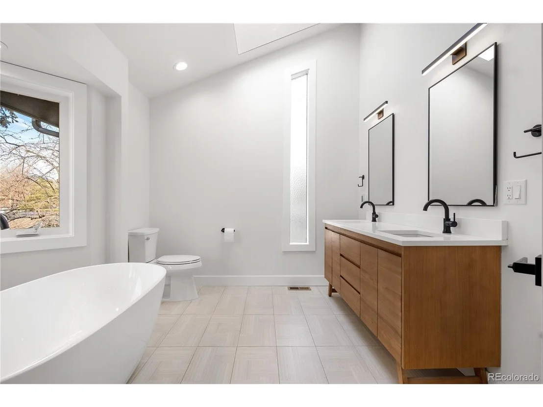 Photo of 245 Fair Pl