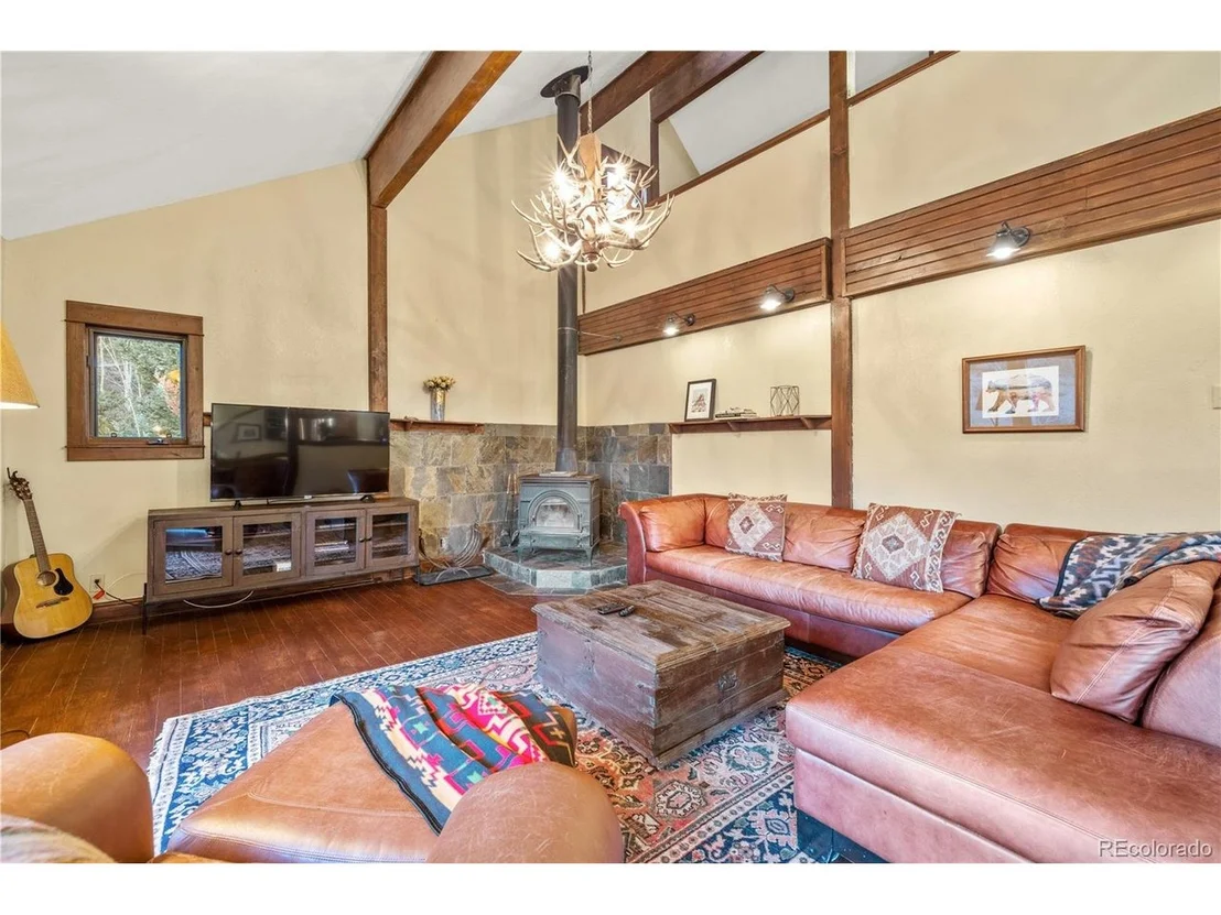 Photo of 2222 Lions Lane