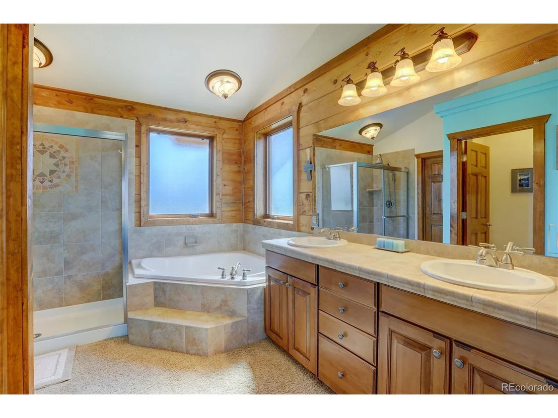 Photo of 6584 Lakeside Cir