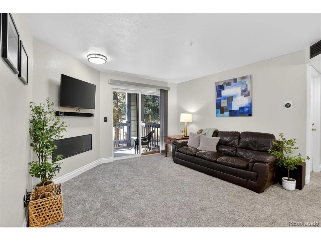 Photo of Unit 218 at 2727 Folsom St