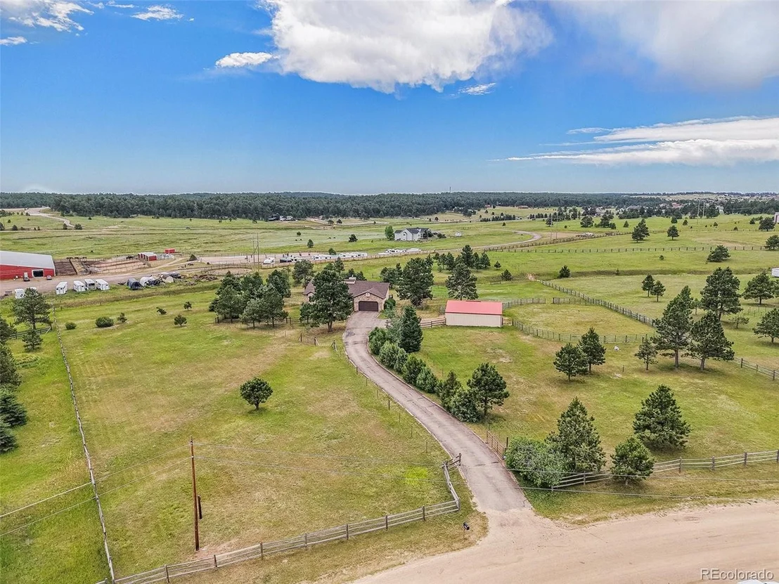 Photo of 2585 Mohawk Way