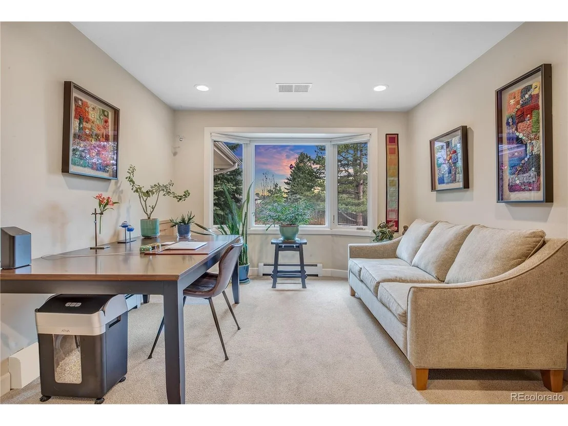 Photo of 6647 Apache Ct