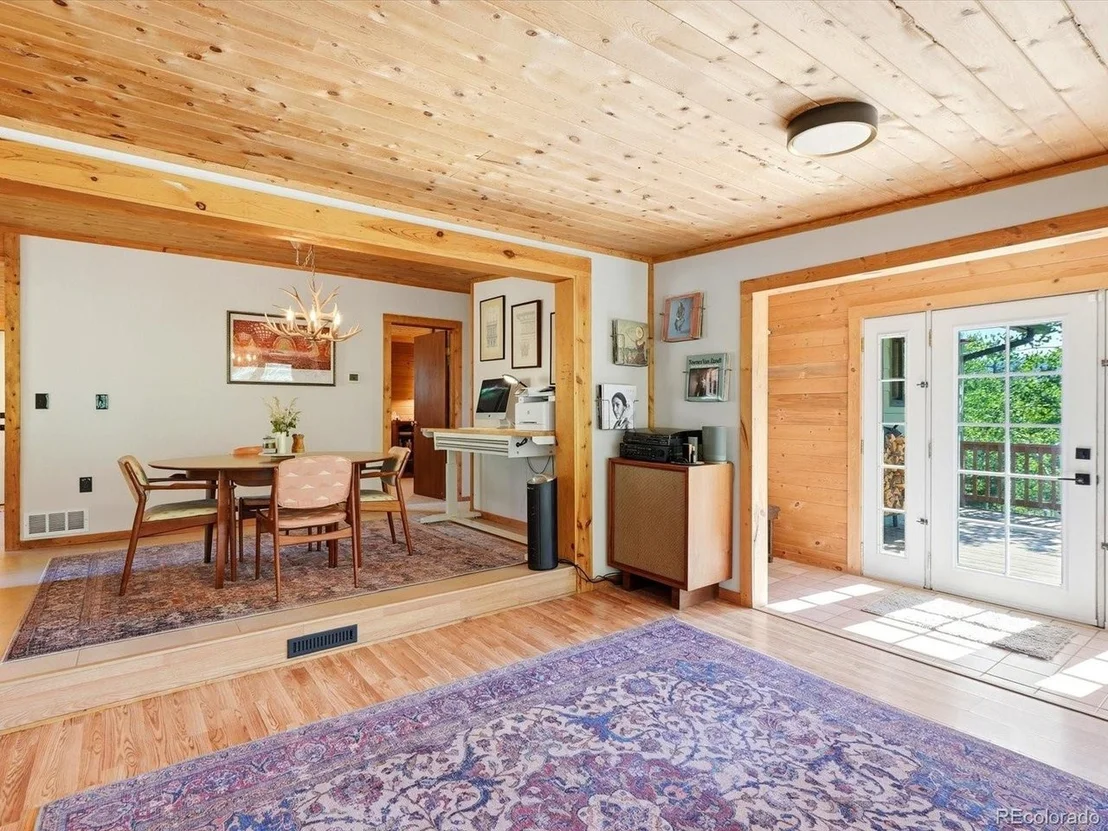 Photo of 277 Timbertop Rd