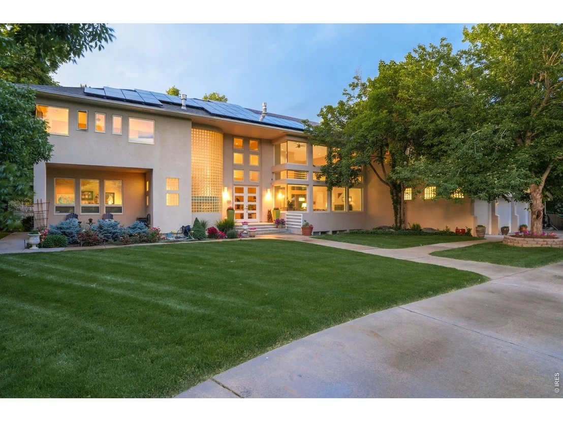 Photo of 2541 Tamarack Ave