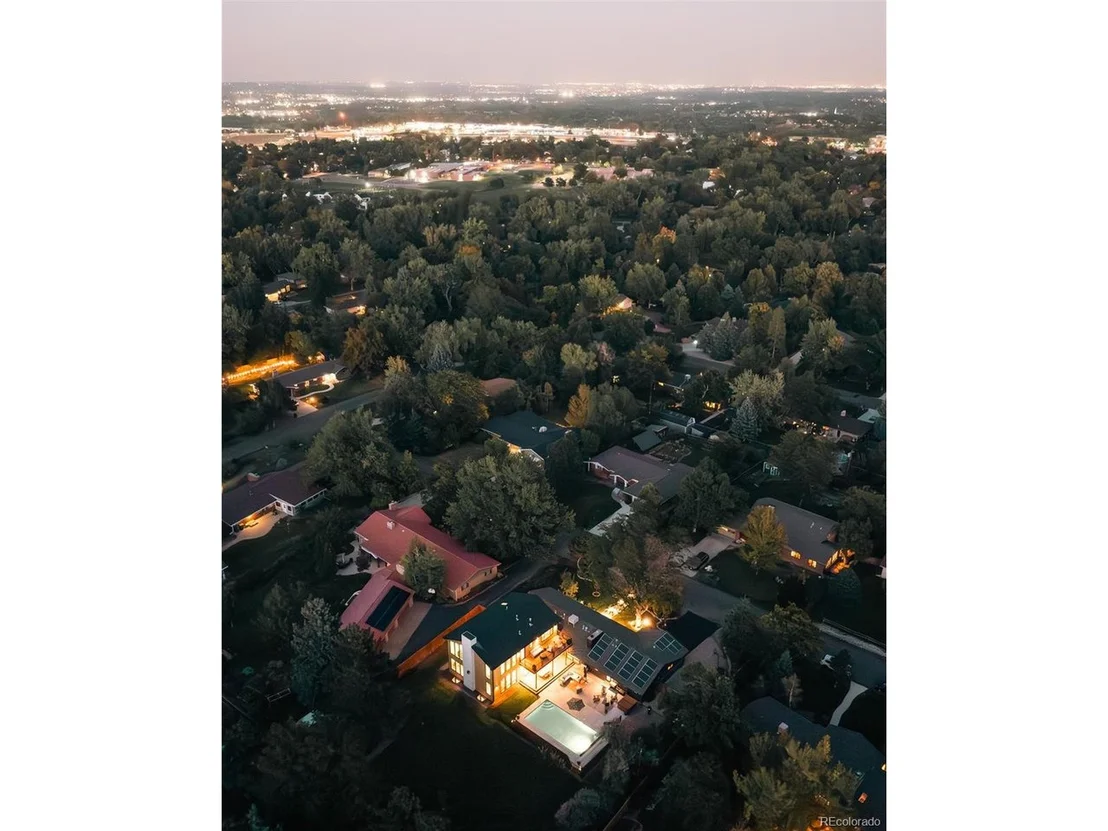Photo of 2745 Deframe Rd