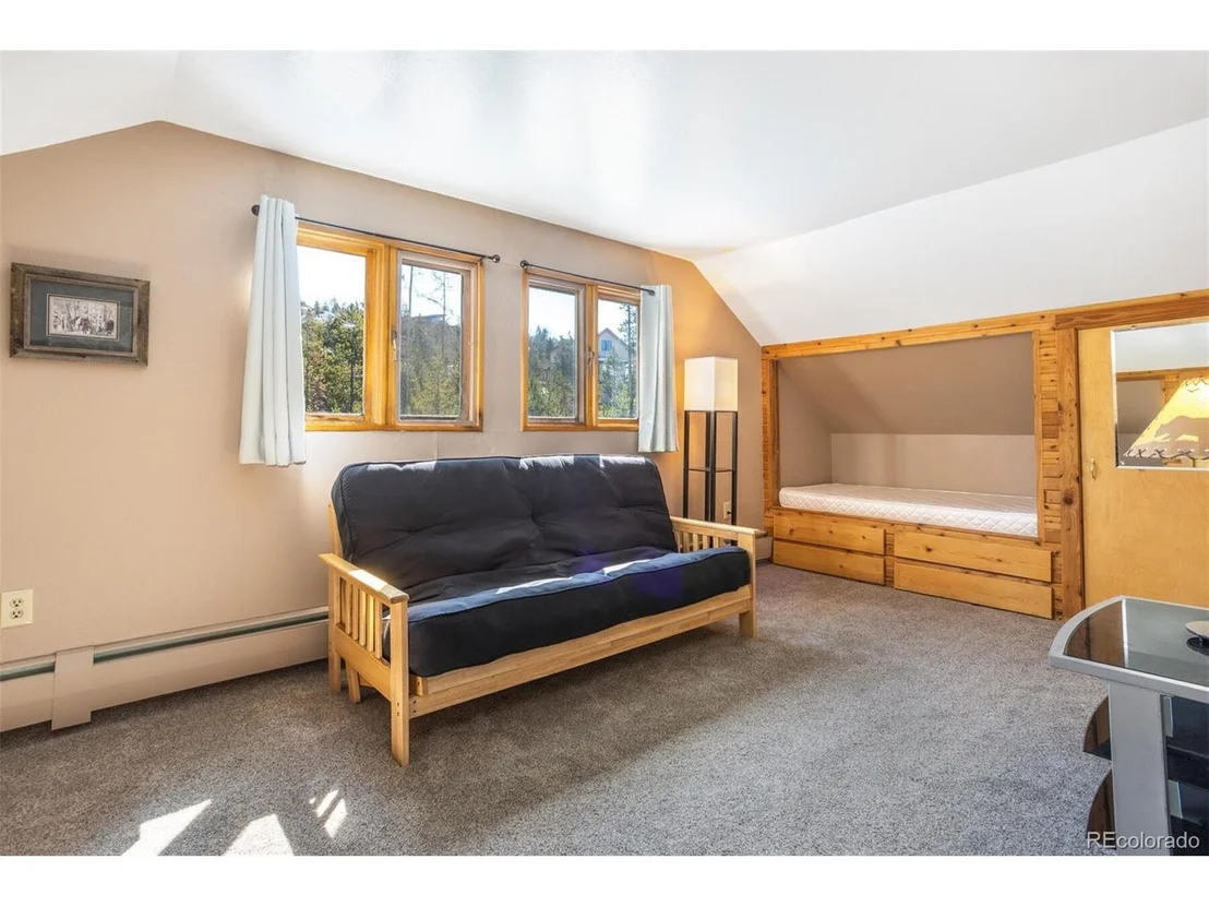 Photo of 457 G Rd