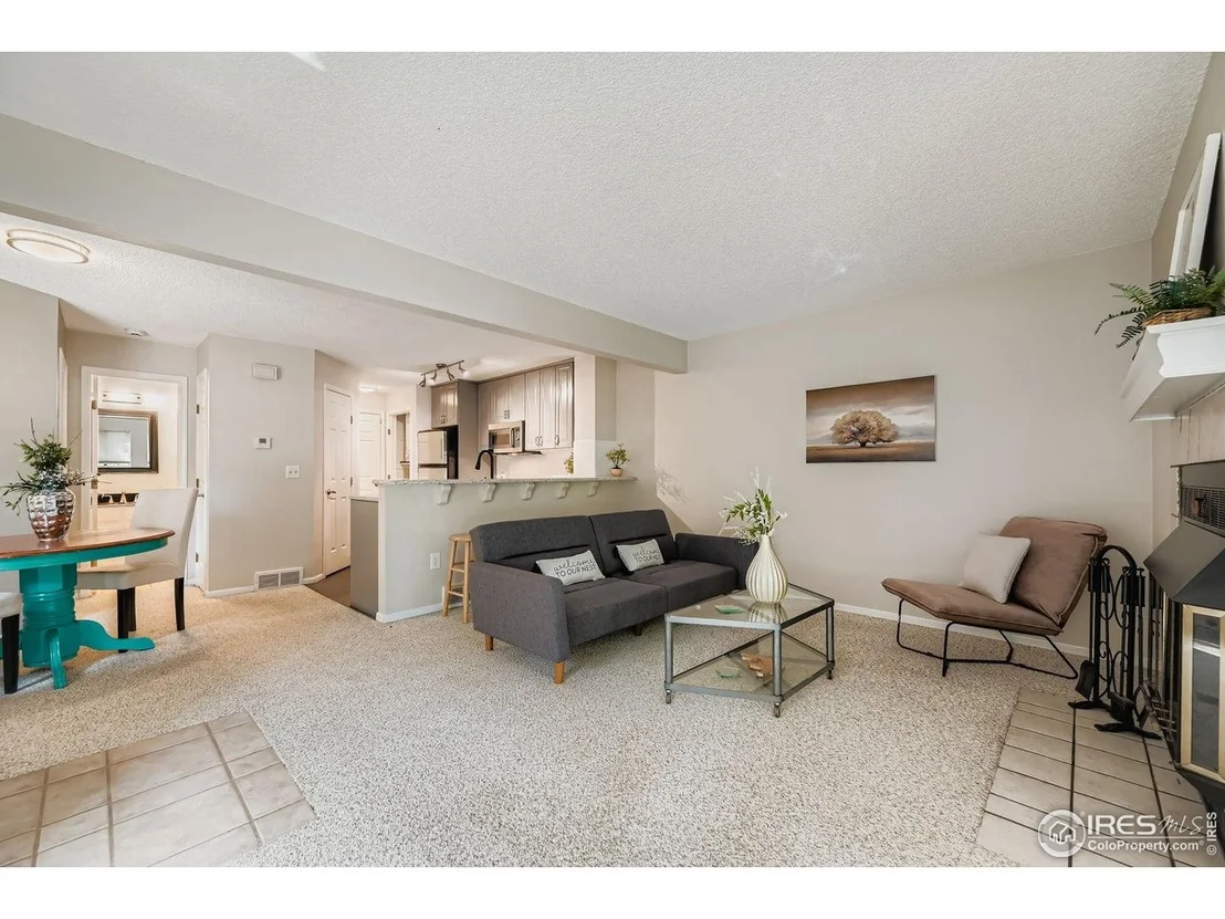 Photo of Unit D at 4767 White Rock Cir