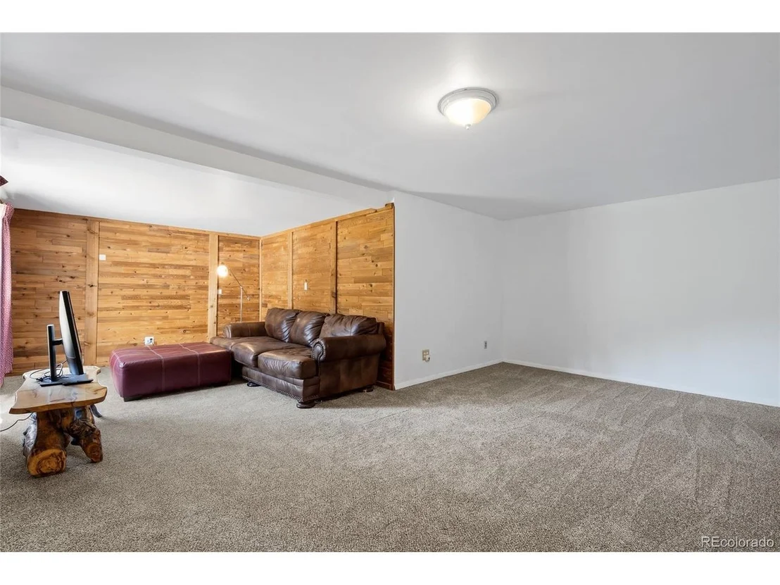 Photo of 1729 Crow Valley Rd
