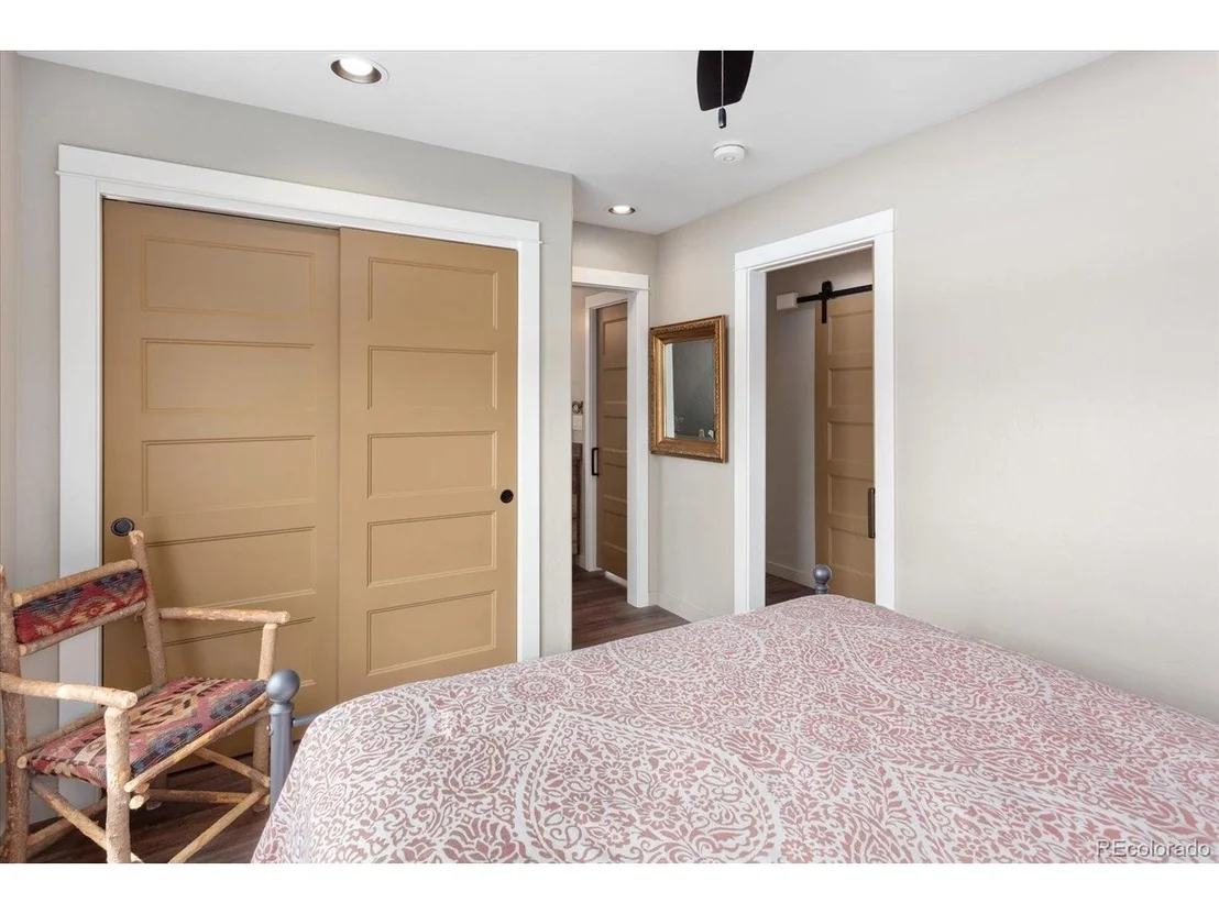 Photo of 539 W 2nd St