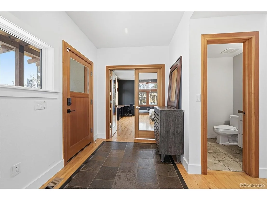Photo of 860 Union Ave