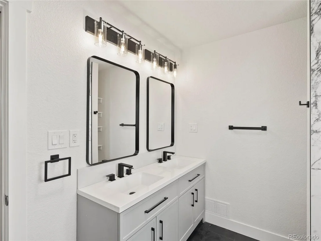 Photo of 3441 W Ford Pl