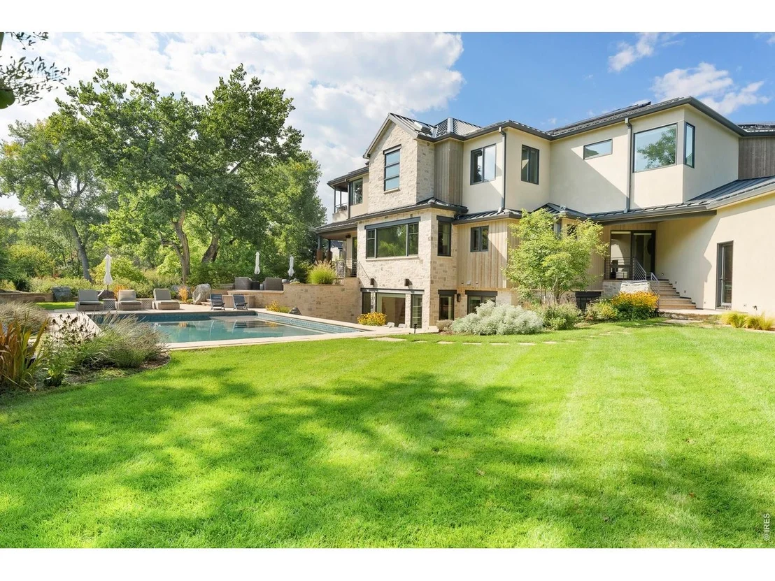 Photo of 2158 Tamarack Ave