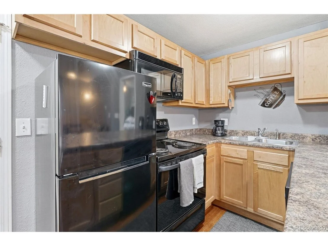 Photo of Unit 206 at 1405 Broadway