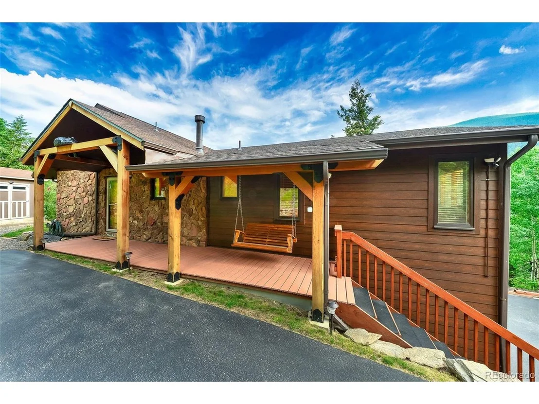 Photo of 734 Aspen Pl