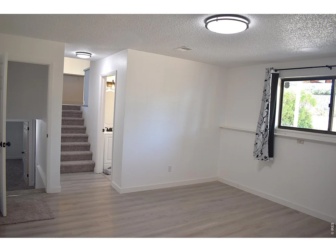 Photo of 4422 W 9th St