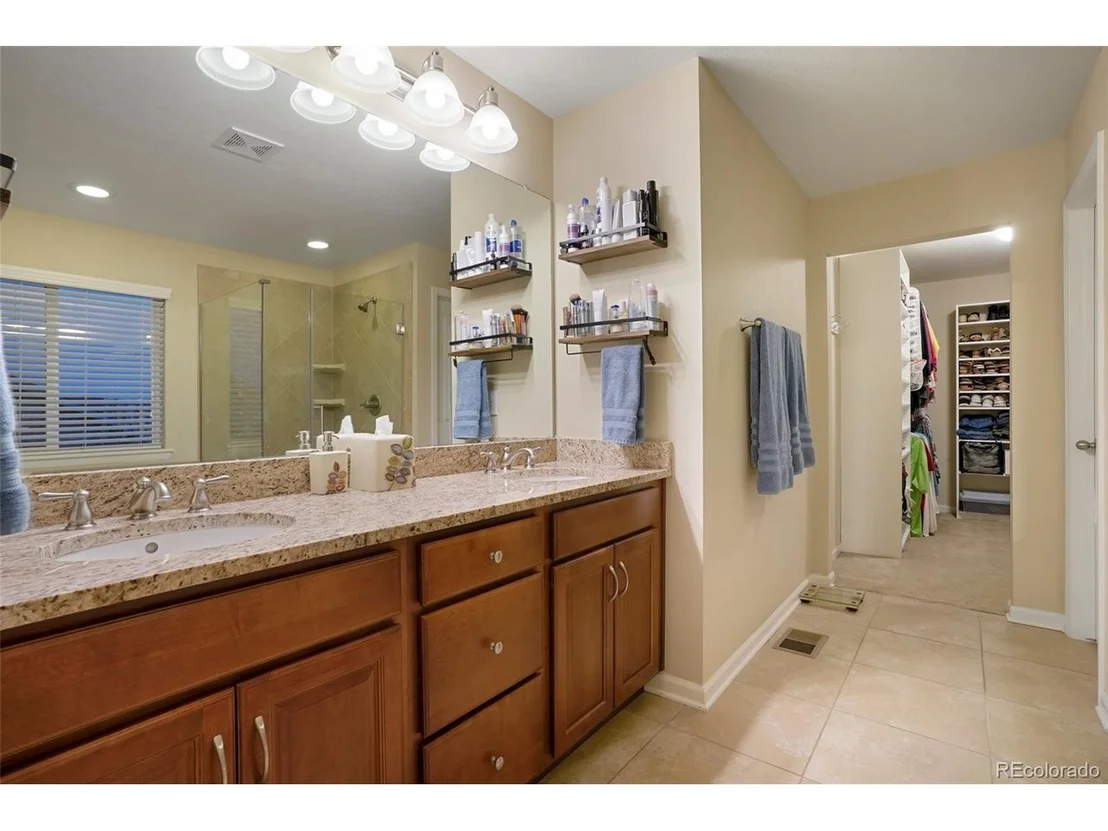 Photo of 7110 Oasis Dr