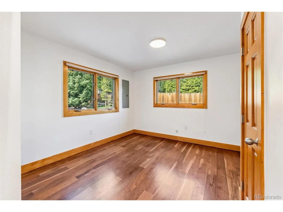 Photo of 475 Vail Cir