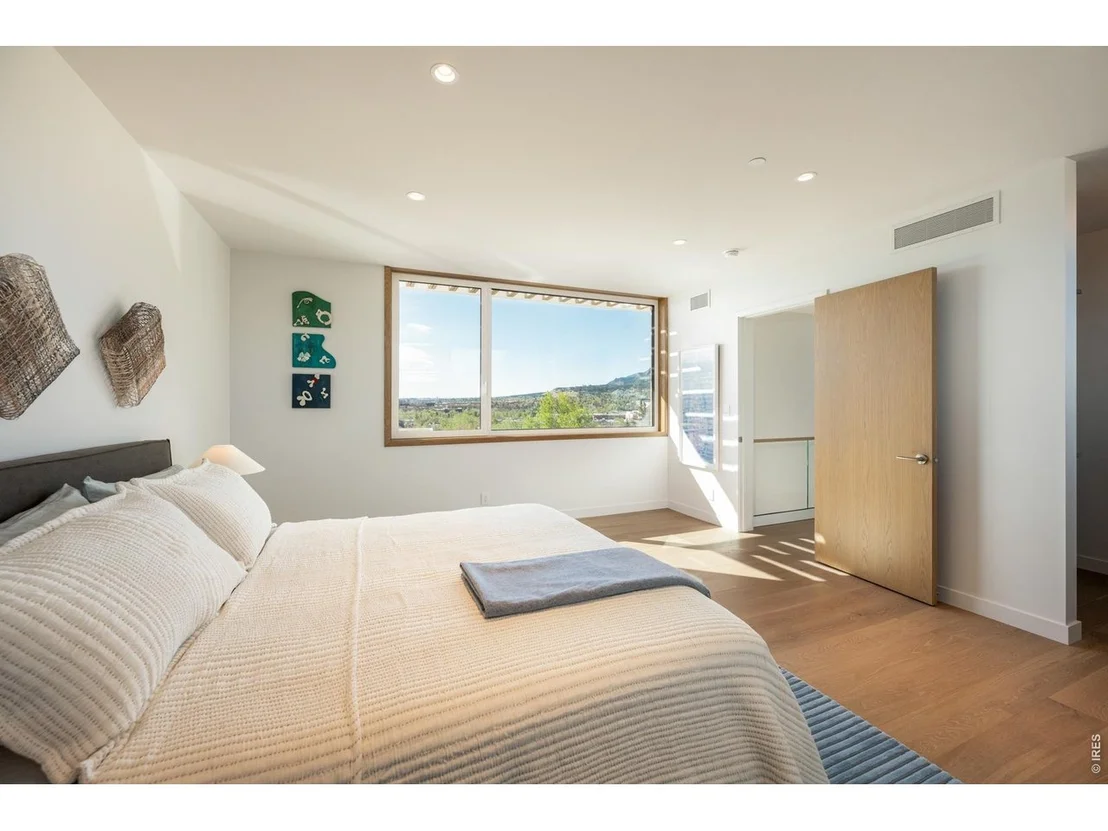 Photo of 1750 Sunset Blvd