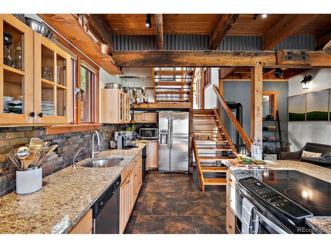 Photo of 489 Circle Dr