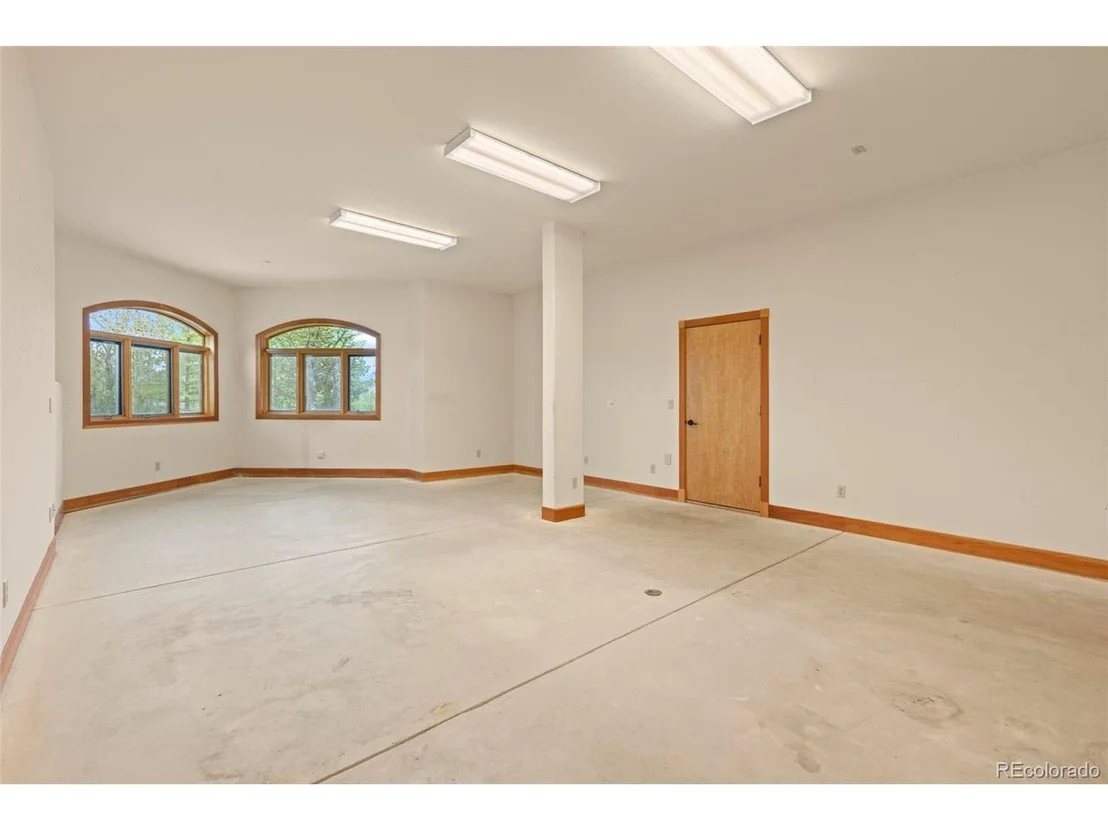 Photo of 273 Ensign Dr