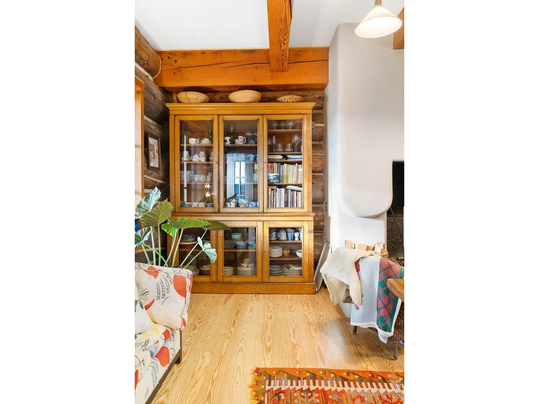 Photo of 1050 Pine Gold Hill St
