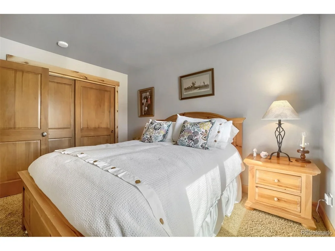 Photo of 460 W Coyote Dr