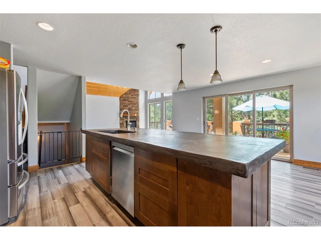 Photo of 4755 Delaware Dr