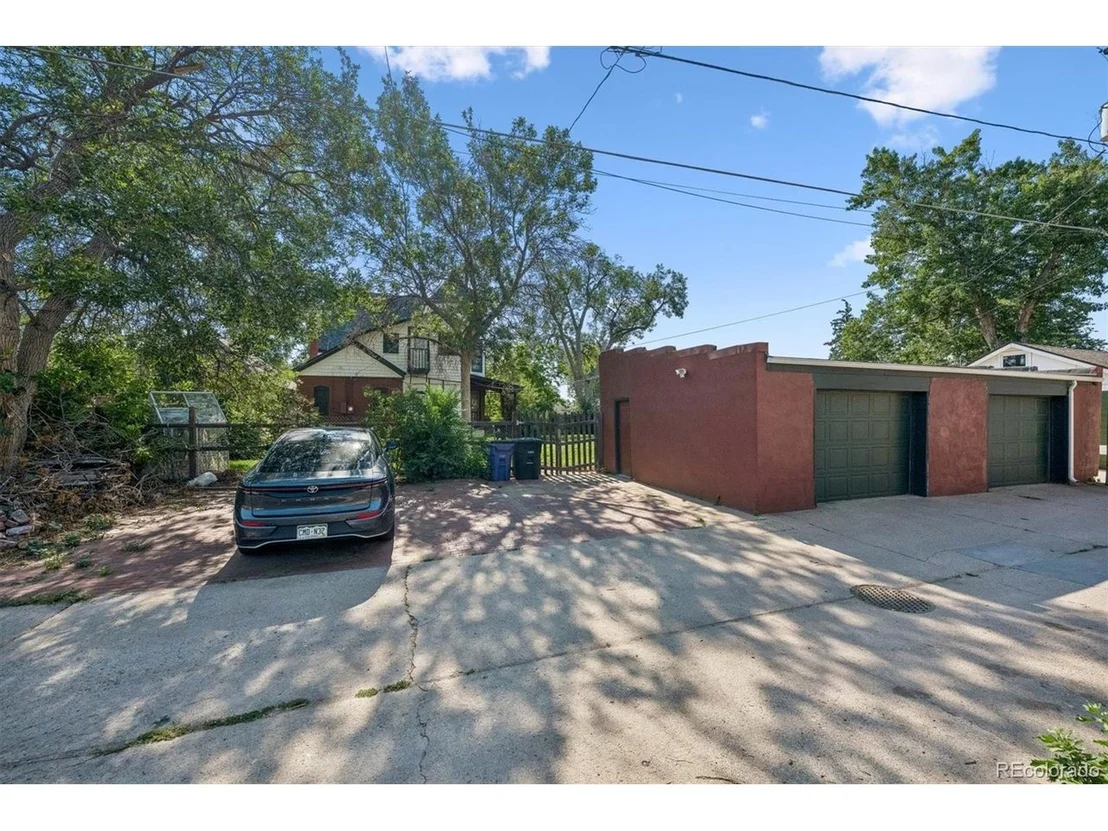 Photo of 4827 Lowell Blvd