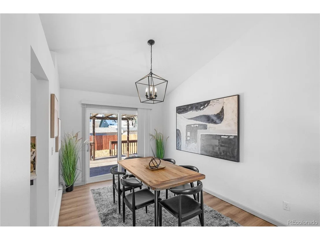 Photo of 453 N 9th Pl