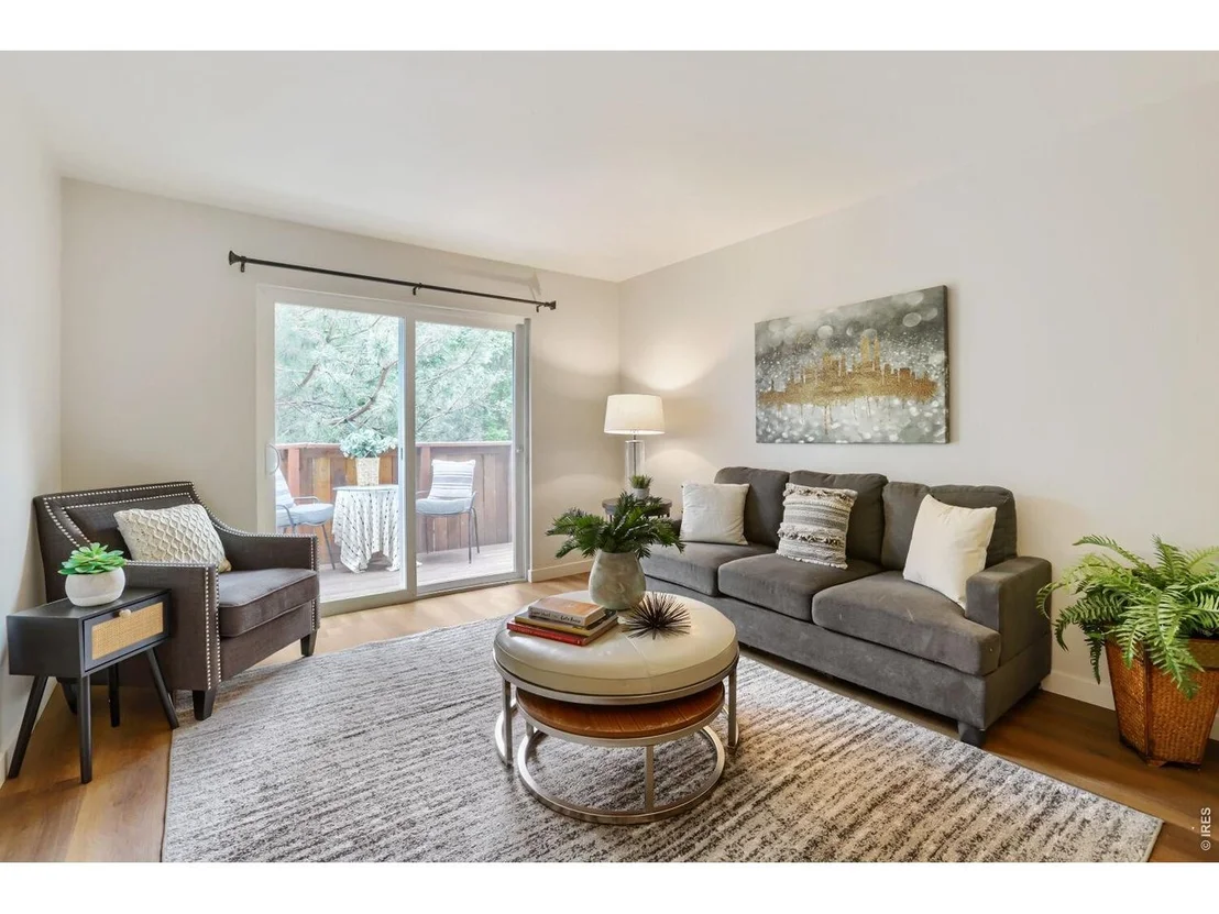Photo of Unit 201 at 1111 Maxwell Ave