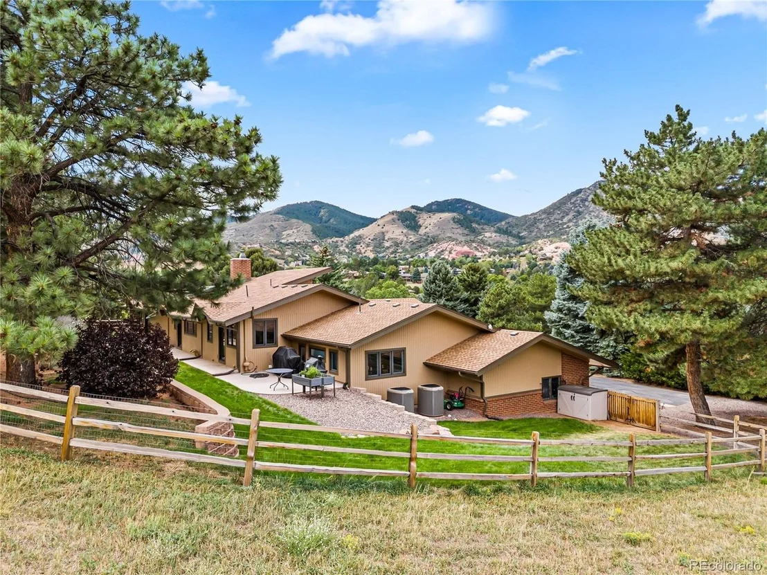 Photo of 5590 Crestbrook Dr