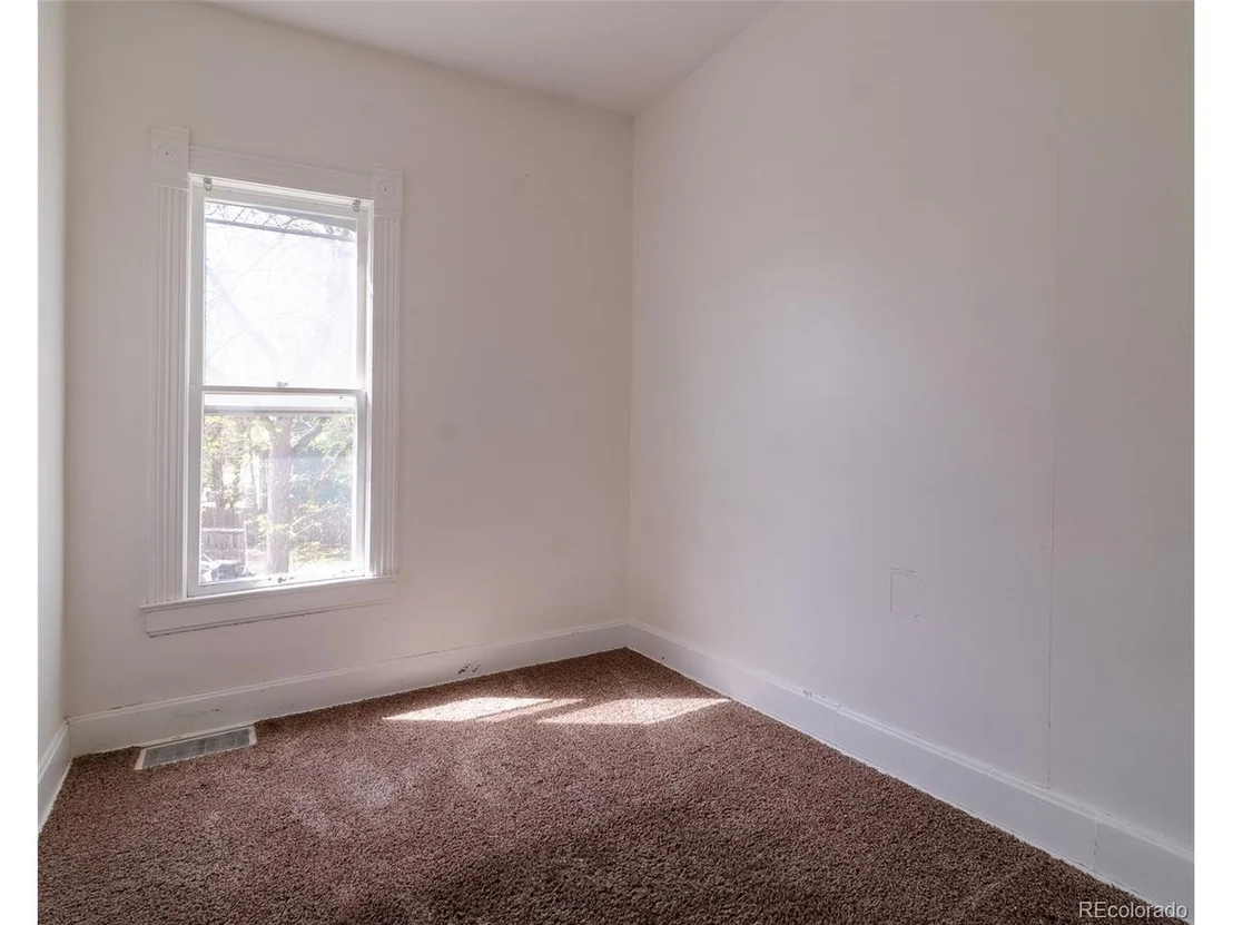 Photo of 445 Hover St