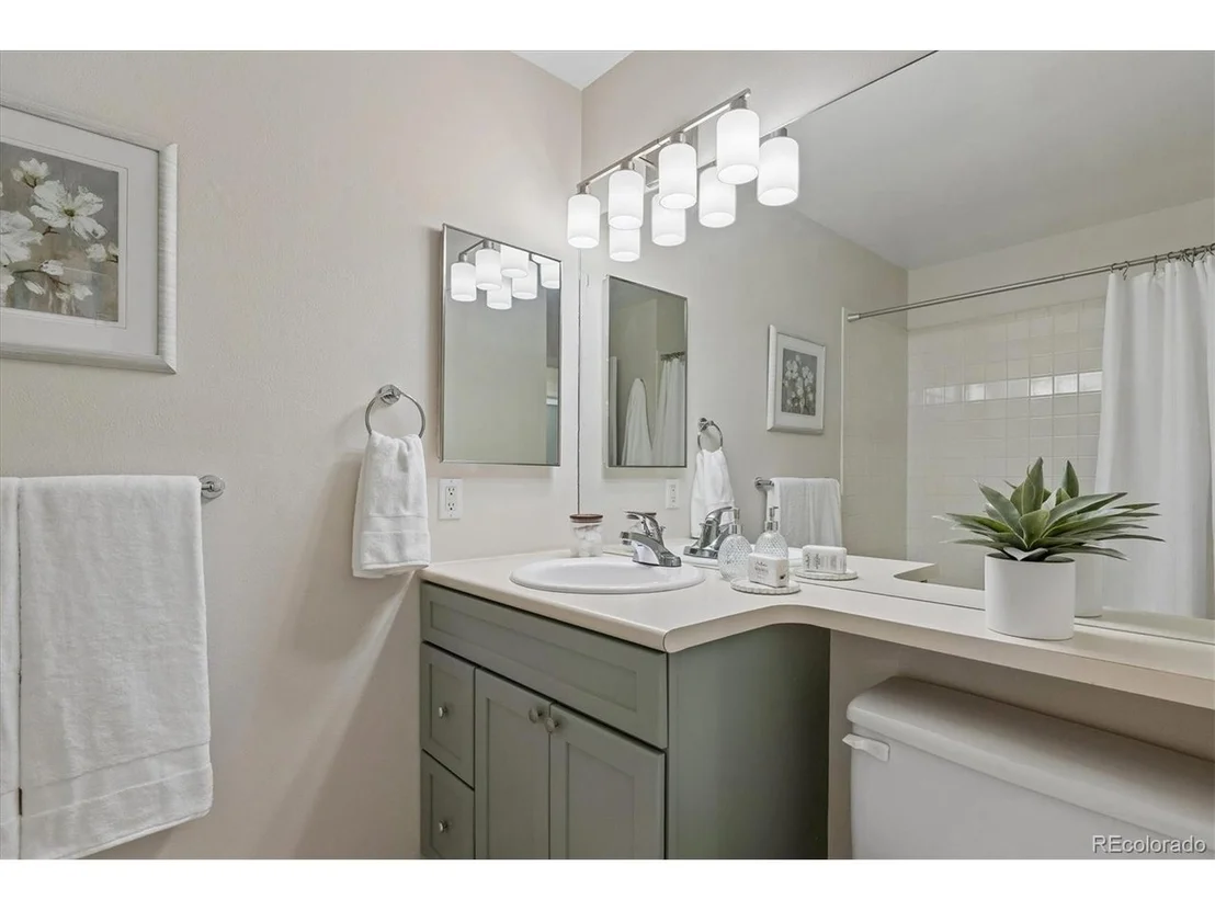 Photo of Unit C at 8425 Everett Way