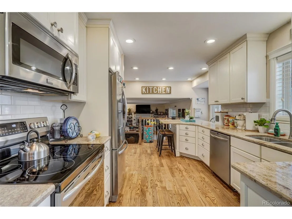 Photo of 7 Belaire Dr