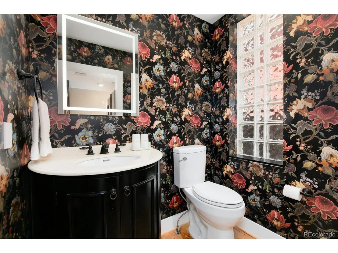 Photo of 3115 Lowell Blvd