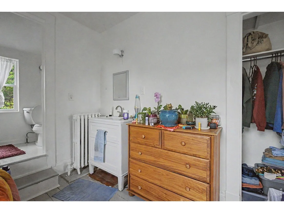 Photo of 1044 Maxwell Ave