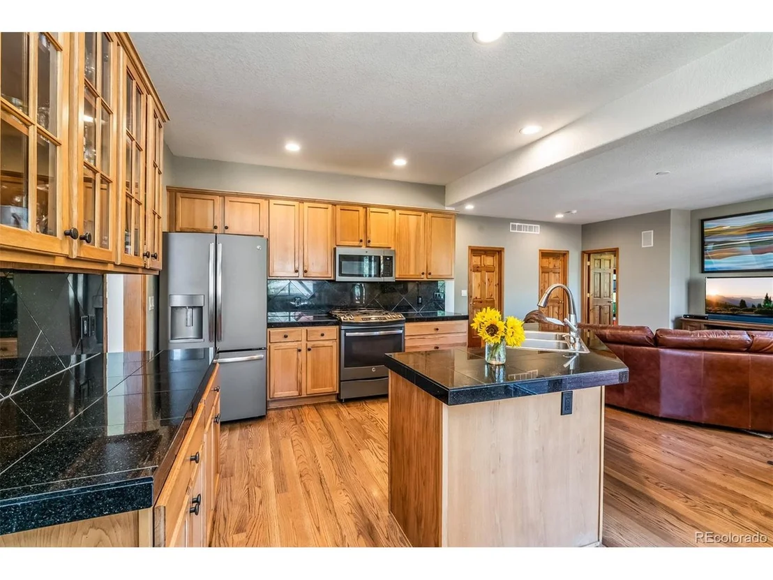 Photo of 1528 Legend Lake Cir