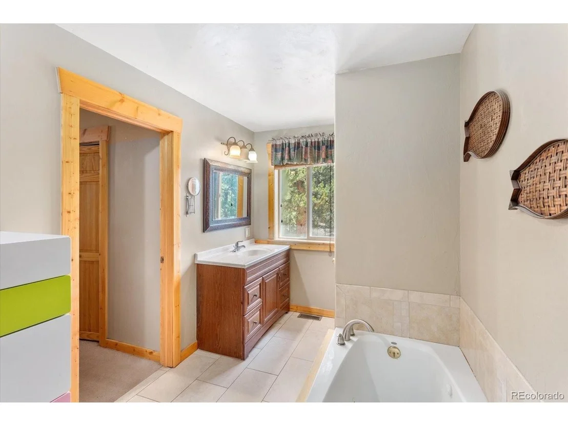 Photo of 217 Peak View Dr