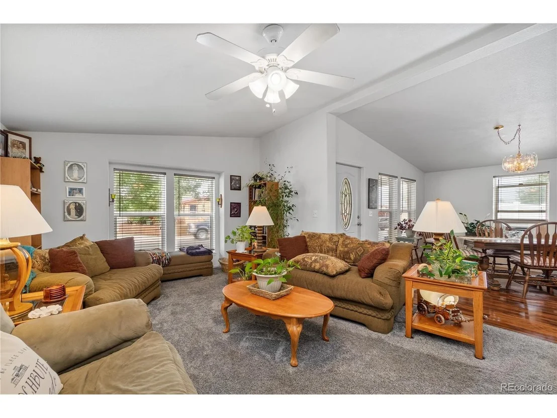 Photo of 207 Willow Dr