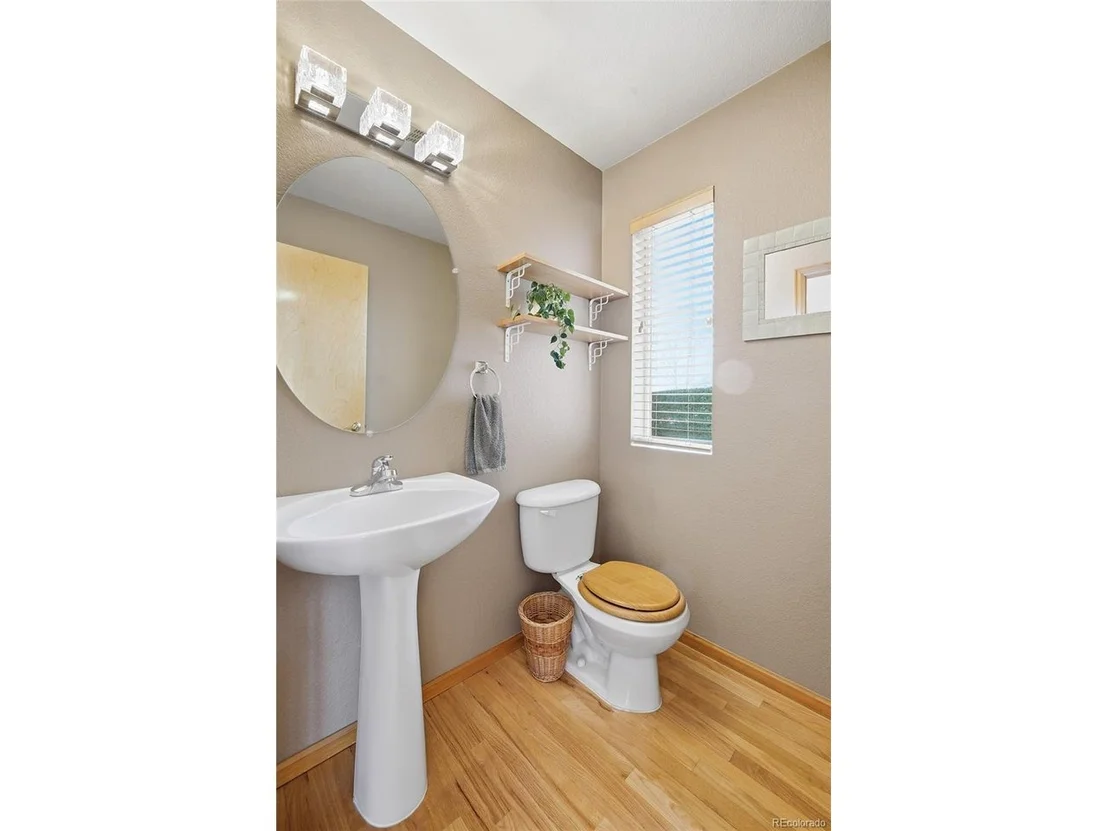 Photo of 5860 Canyon Cir